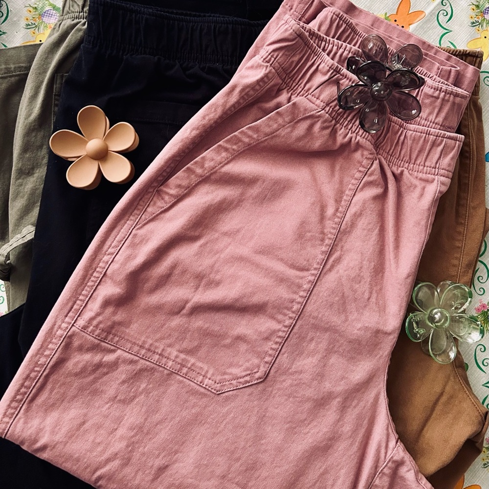 Four pairs of old navy cropped cargo pants.